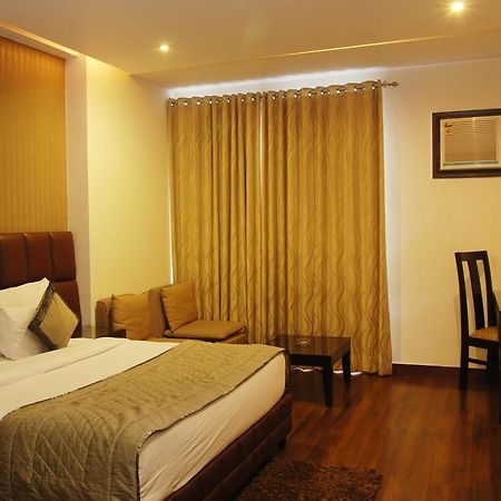 Hotel Deer Parkk Nuova Delhi Esterno foto
