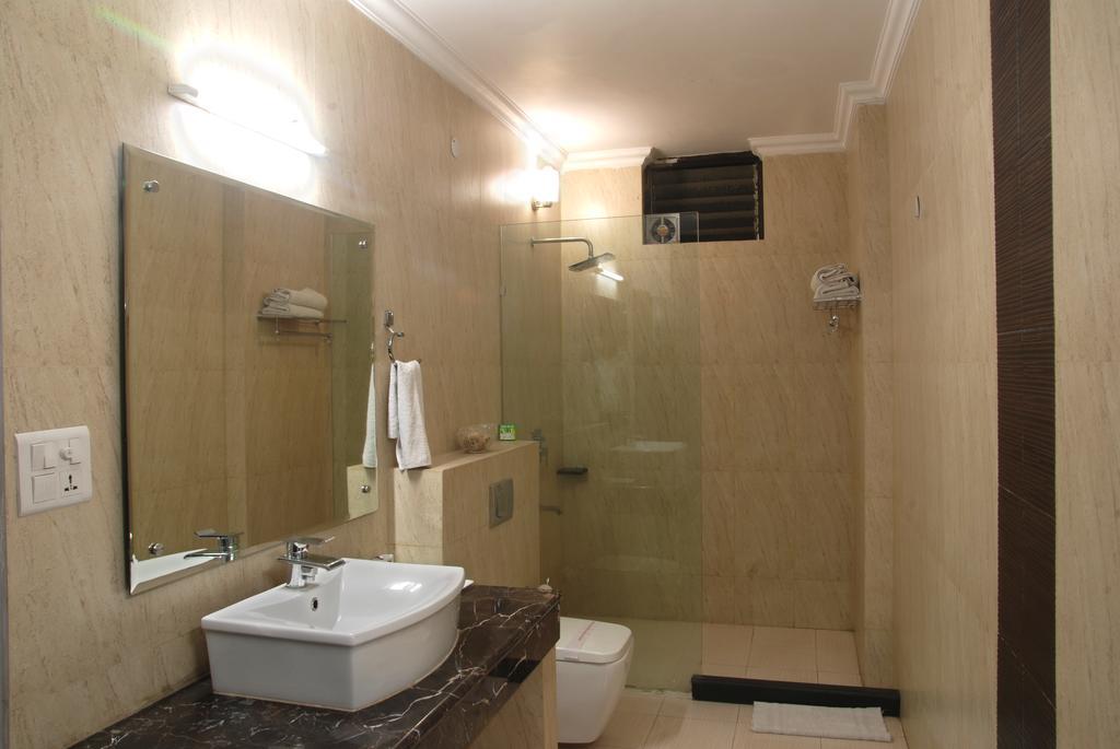 Hotel Deer Parkk Nuova Delhi Esterno foto