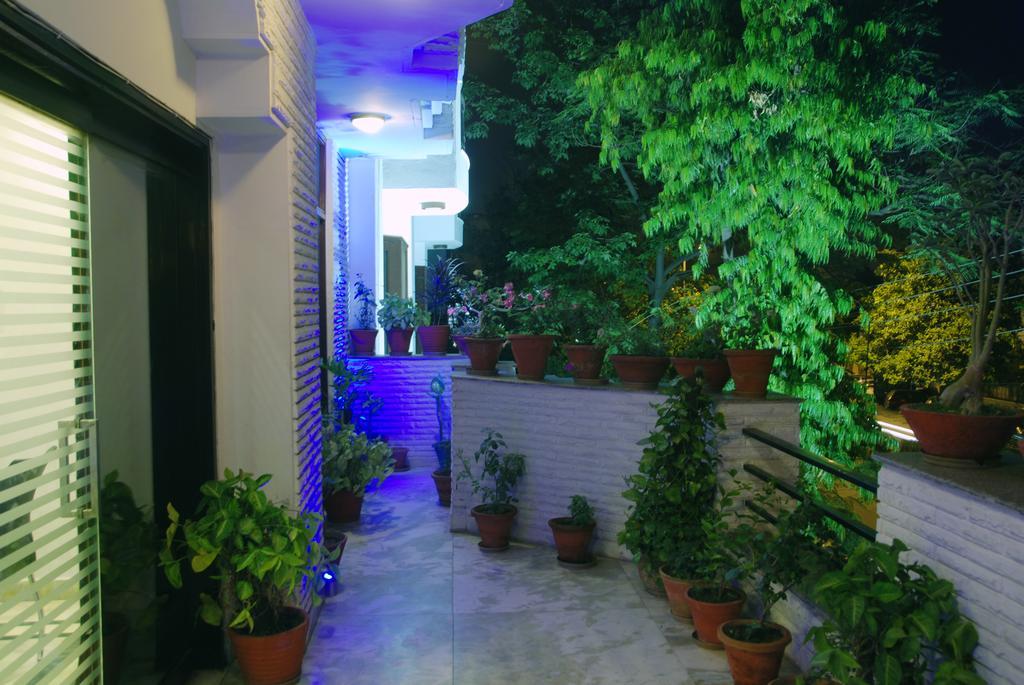 Hotel Deer Parkk Nuova Delhi Esterno foto