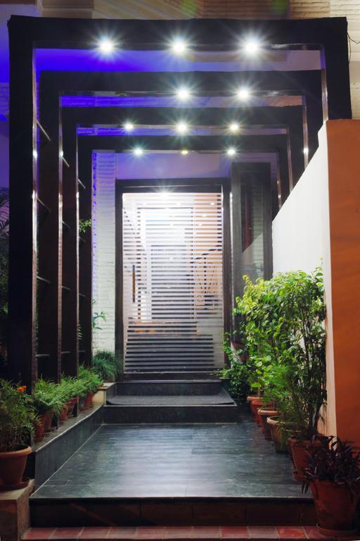 Hotel Deer Parkk Nuova Delhi Esterno foto