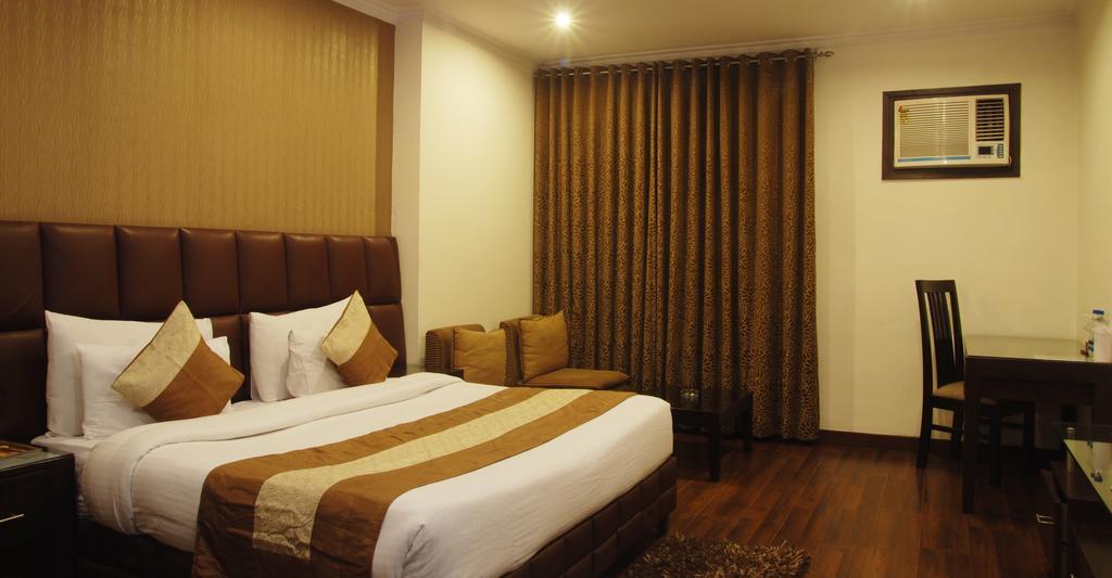 Hotel Deer Parkk Nuova Delhi Esterno foto