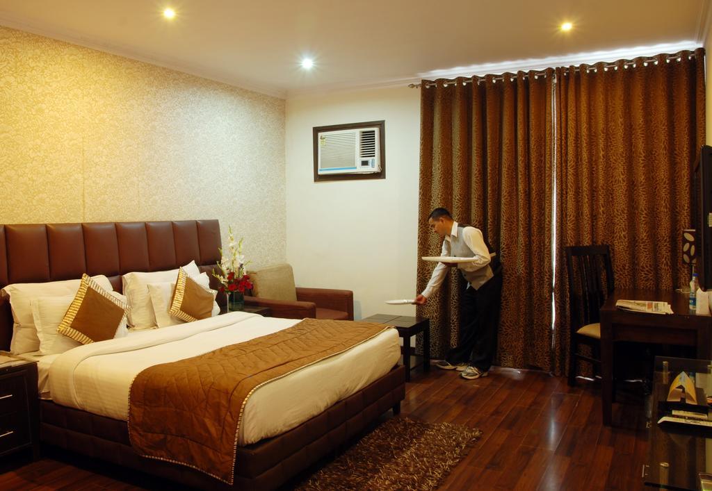Hotel Deer Parkk Nuova Delhi Esterno foto