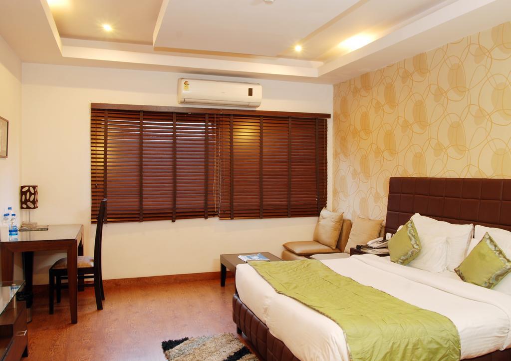 Hotel Deer Parkk Nuova Delhi Esterno foto