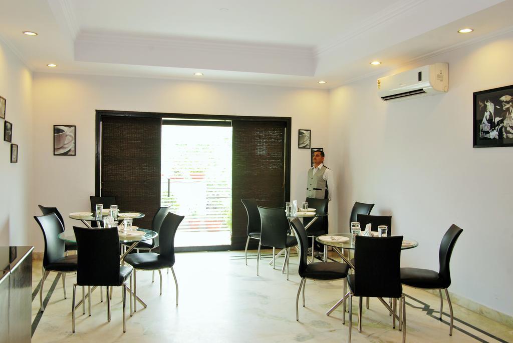 Hotel Deer Parkk Nuova Delhi Esterno foto